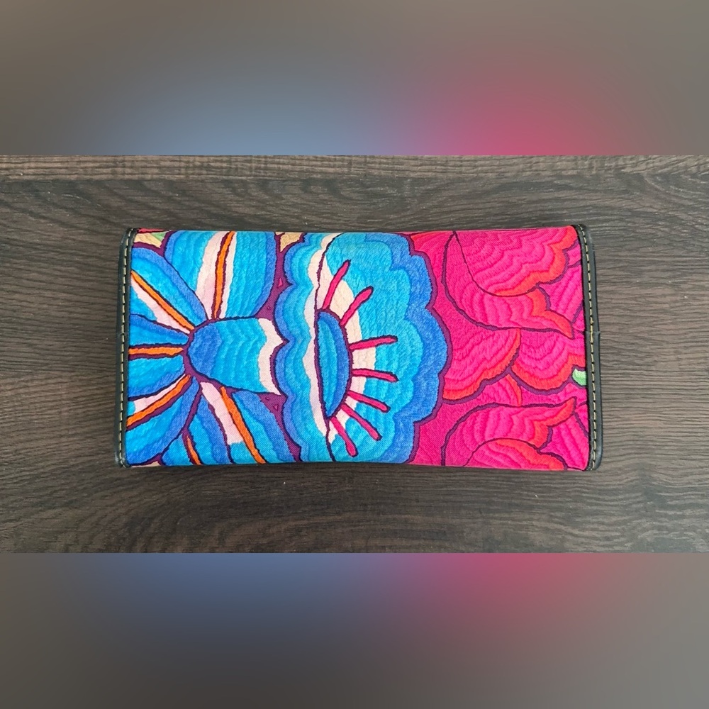 Pineda Covalin Designer Wallet – Multicolor | Silk & Leather 🌺 - Picture 2 of 6